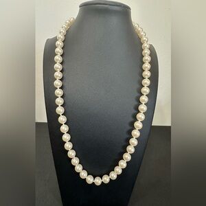 Vintage MONET classic pearl from the 90s necklace